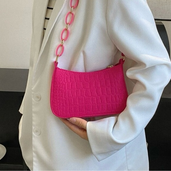 Crocodile Embossed Chain Bag - Picture 2 of 4